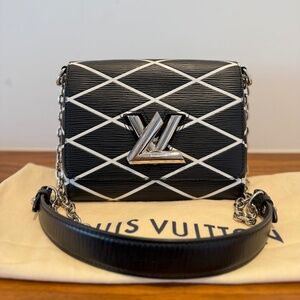 Louis Vuitton Epi Twist Shoulder Bag PM in Black and White